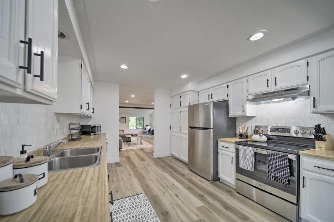 Bright And Airy Liberty Lake Abode With Backyard! Zewnętrze zdjęcie